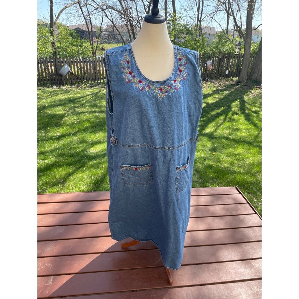 Jane Ashley Womens Denim Embroidered Sleeveless Dress With Pockets & Floral Acce - Picture 1 of 6
